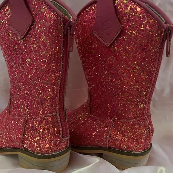 A Bear Co. Girls PINK sparkly boots! Super cute only work once for photos - Picture 3 of 4
